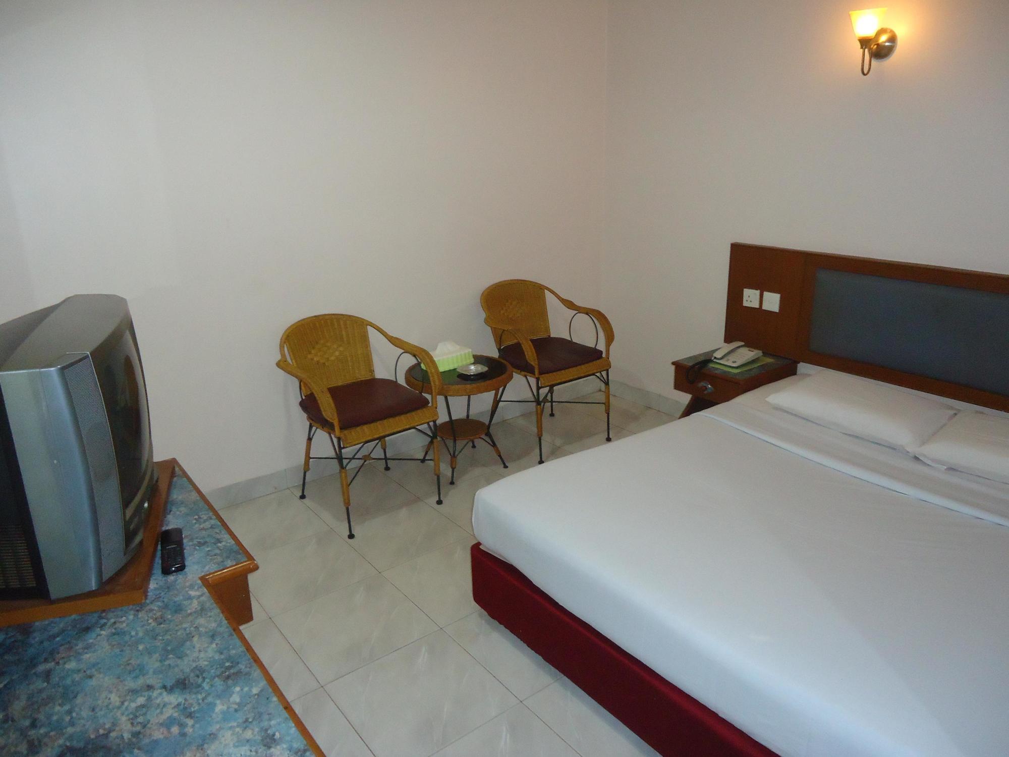 Hotel Gloris Batam Exterior photo