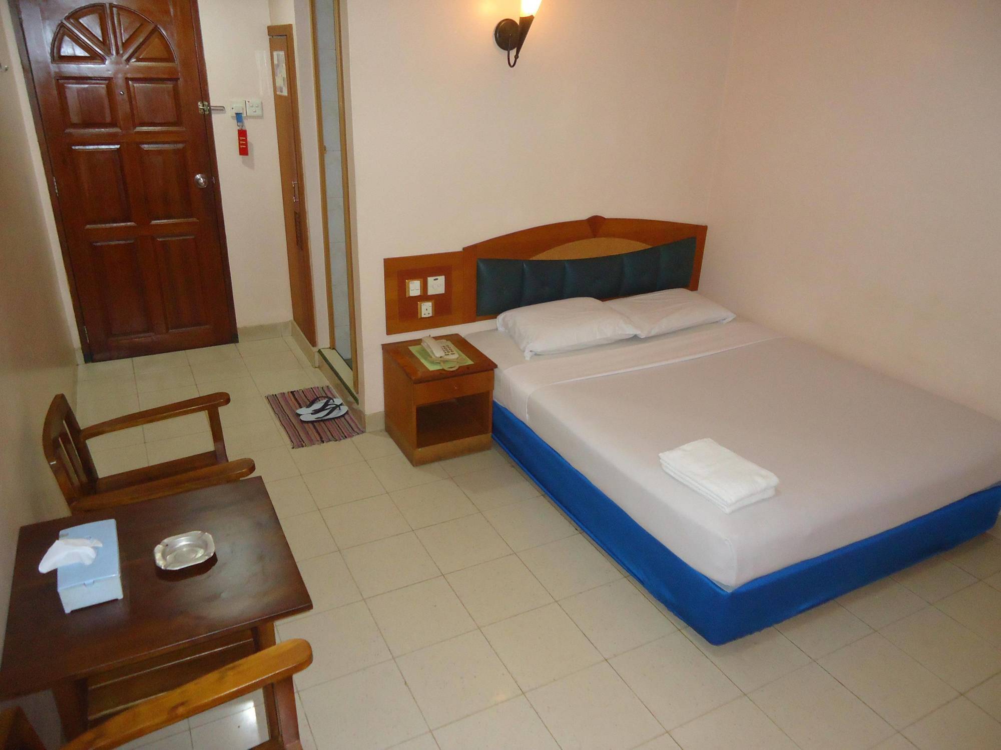 Hotel Gloris Batam Exterior photo